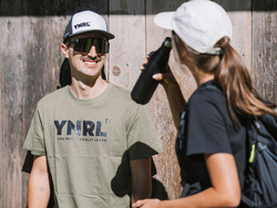 mhf-shirt-ynrl-olive-herren-foto-thomas-eberharter-photography.jpg