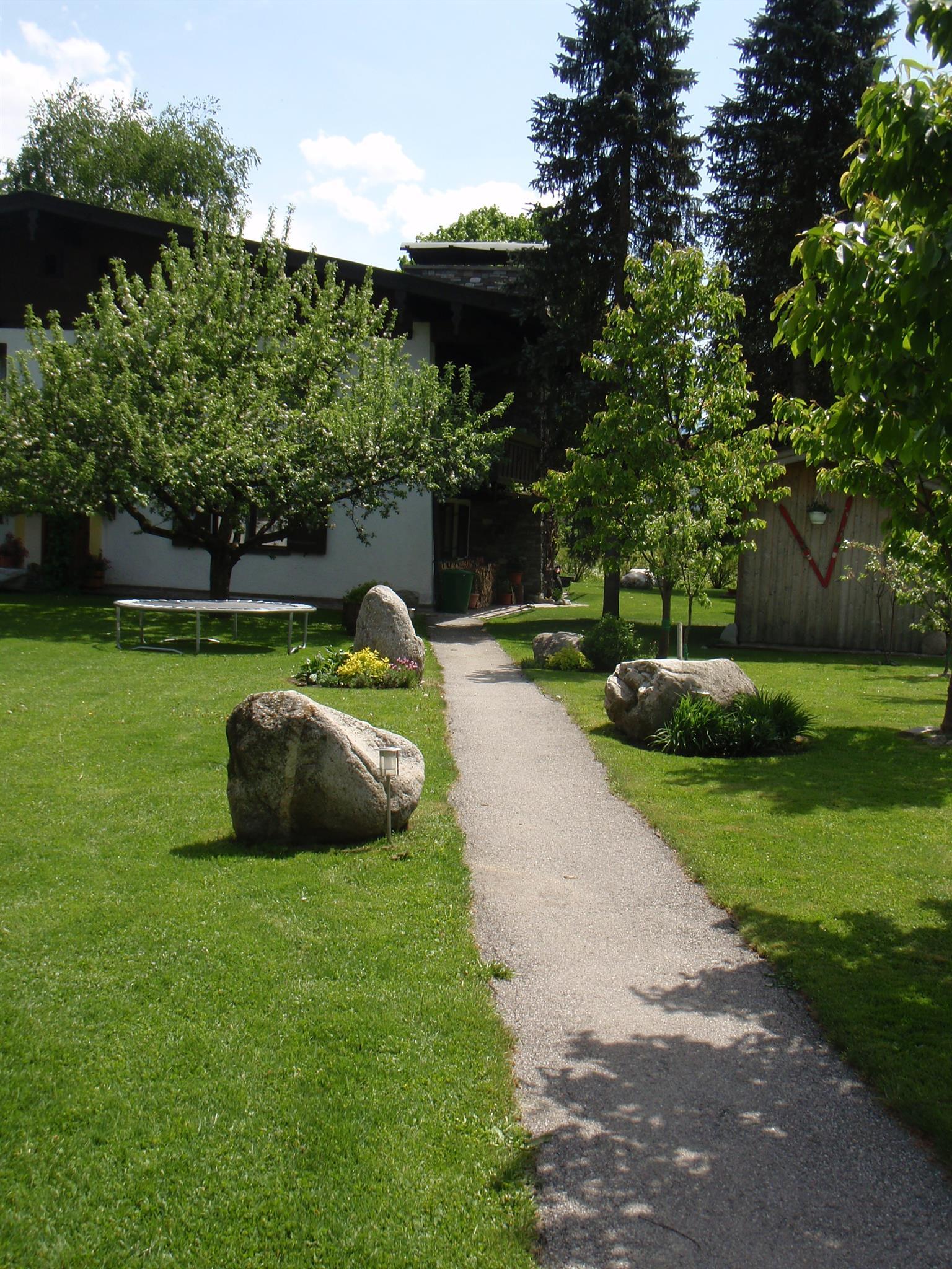 feratel-Landhaus Gartner - Mein Garten 2009 001