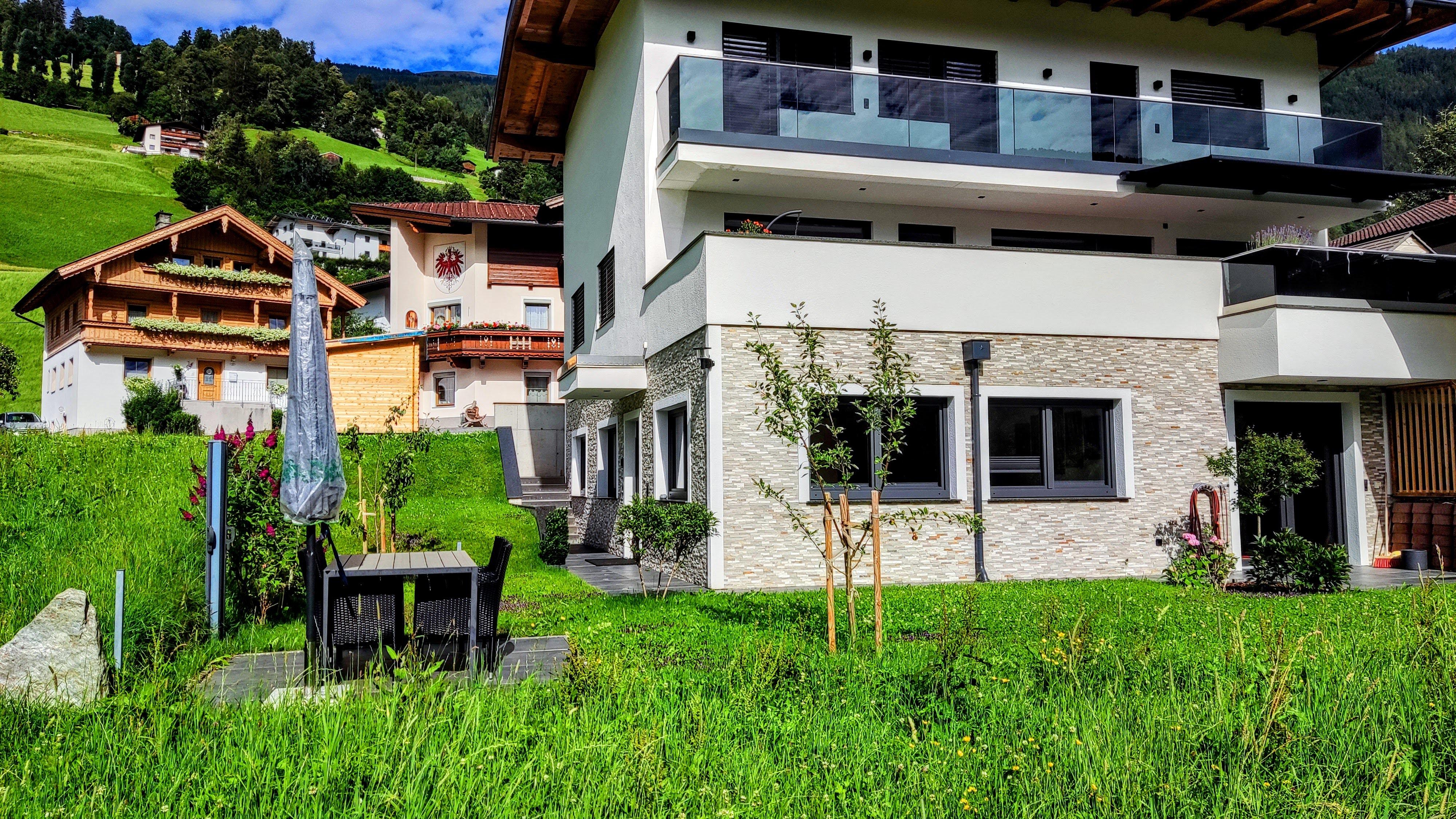 feratel-Apart Höllwarth - Garten Westansicht