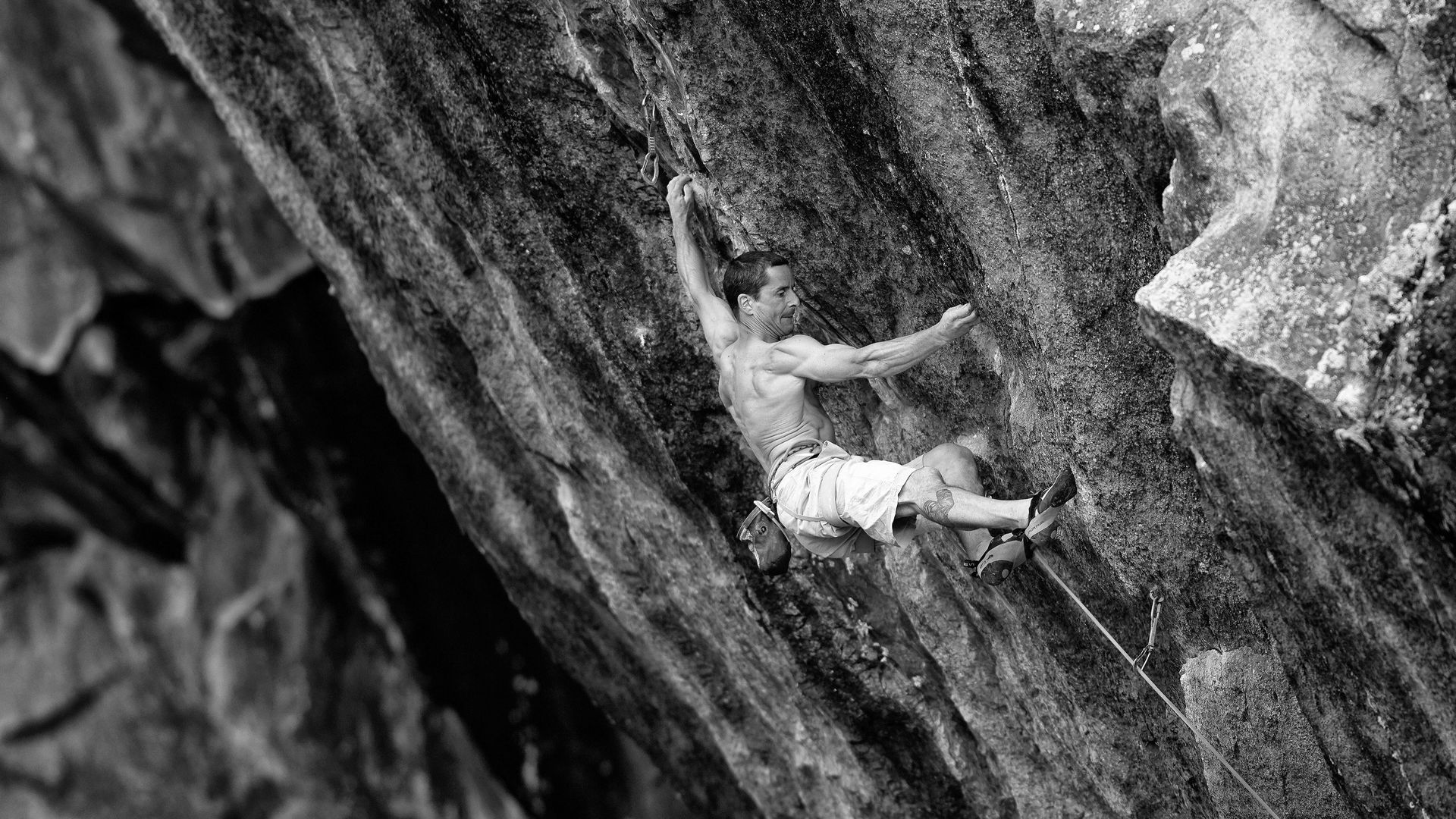 Gerhard Hörhager in der Route "Dolby Surround" (8c+). Breitlahner, Zillertal