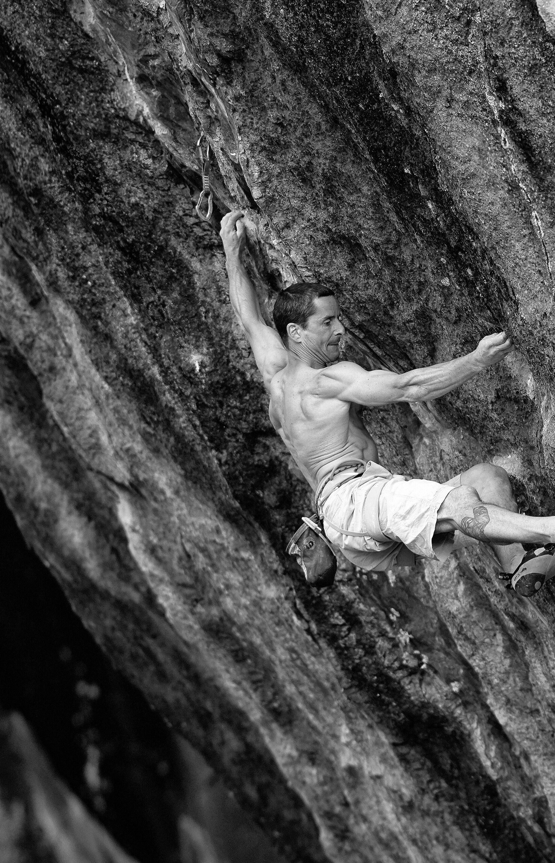 Gerhard Hörhager in der Route "Dolby Surround" (8c+). Breitlahner, Zillertal