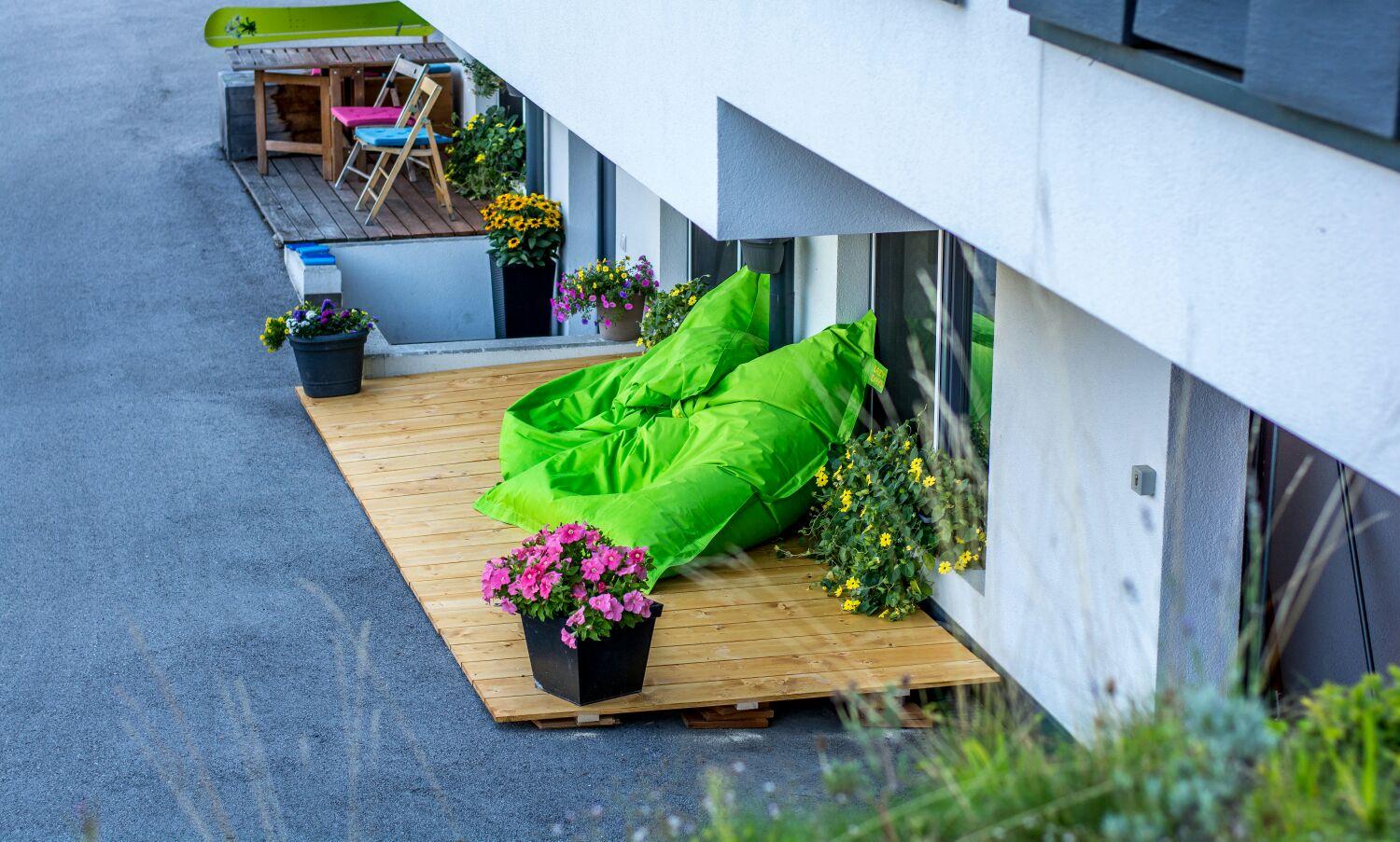 feratel-Ferienwohnung Engel - Terrasse Kissen_Web