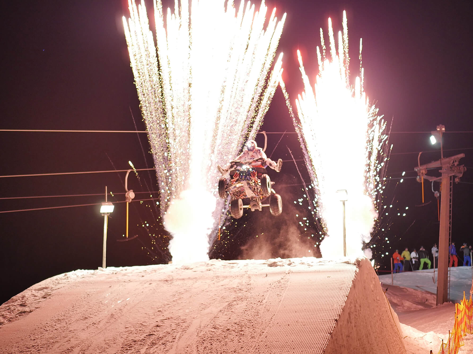 hochfuegen-nacht-fire_meets_snow