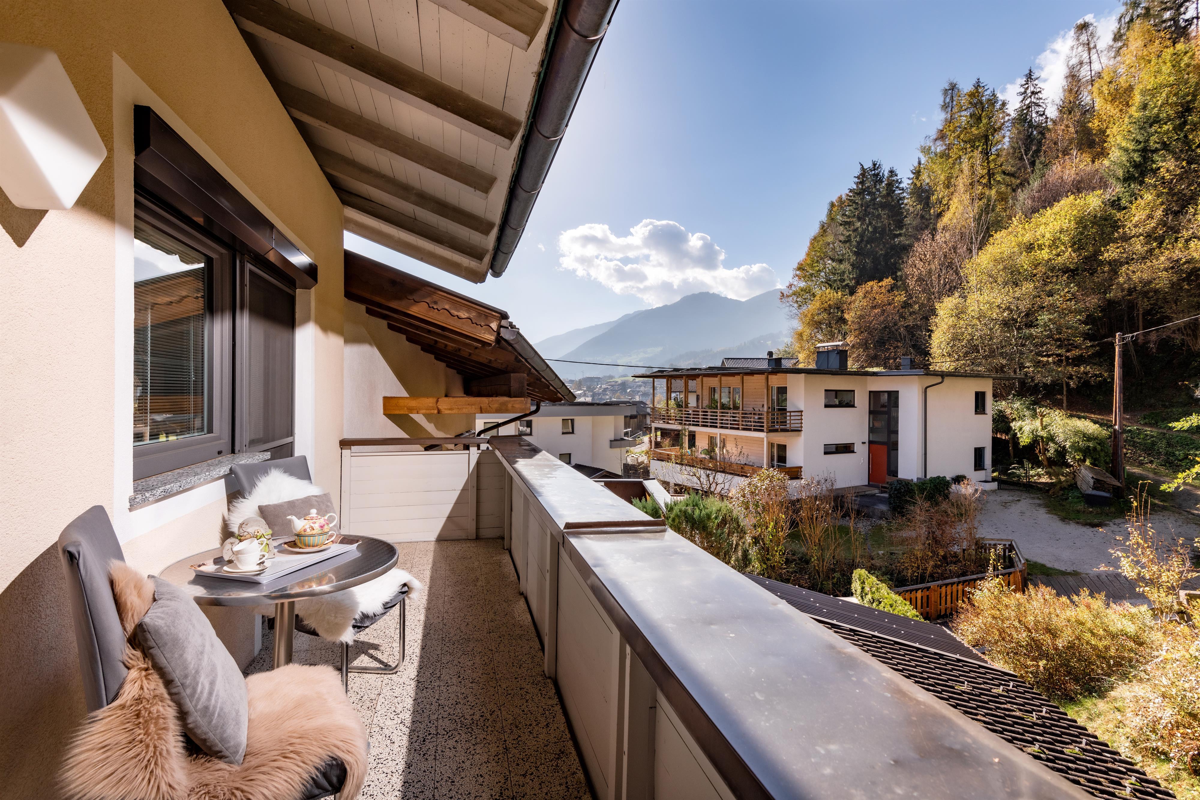 feratel-Ferienwohnung Pulverer - Ferienwohnung_Pulverer_Rosenweg_41_Fuegen_Balkon