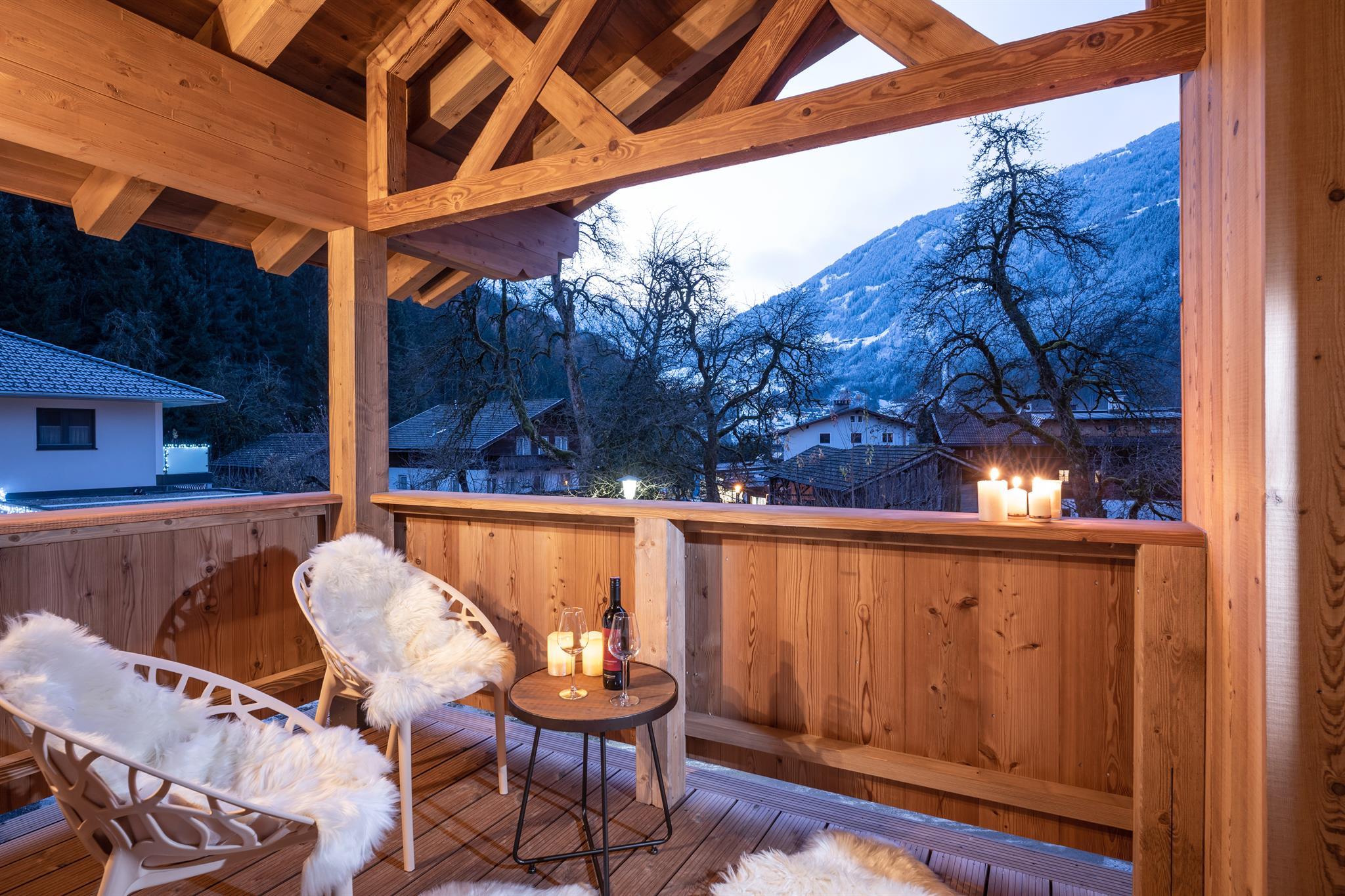 feratel-Griena Naturchalets - Griena_Naturchalets_Dorf_Haus_768b_Mayrhofen_Balko