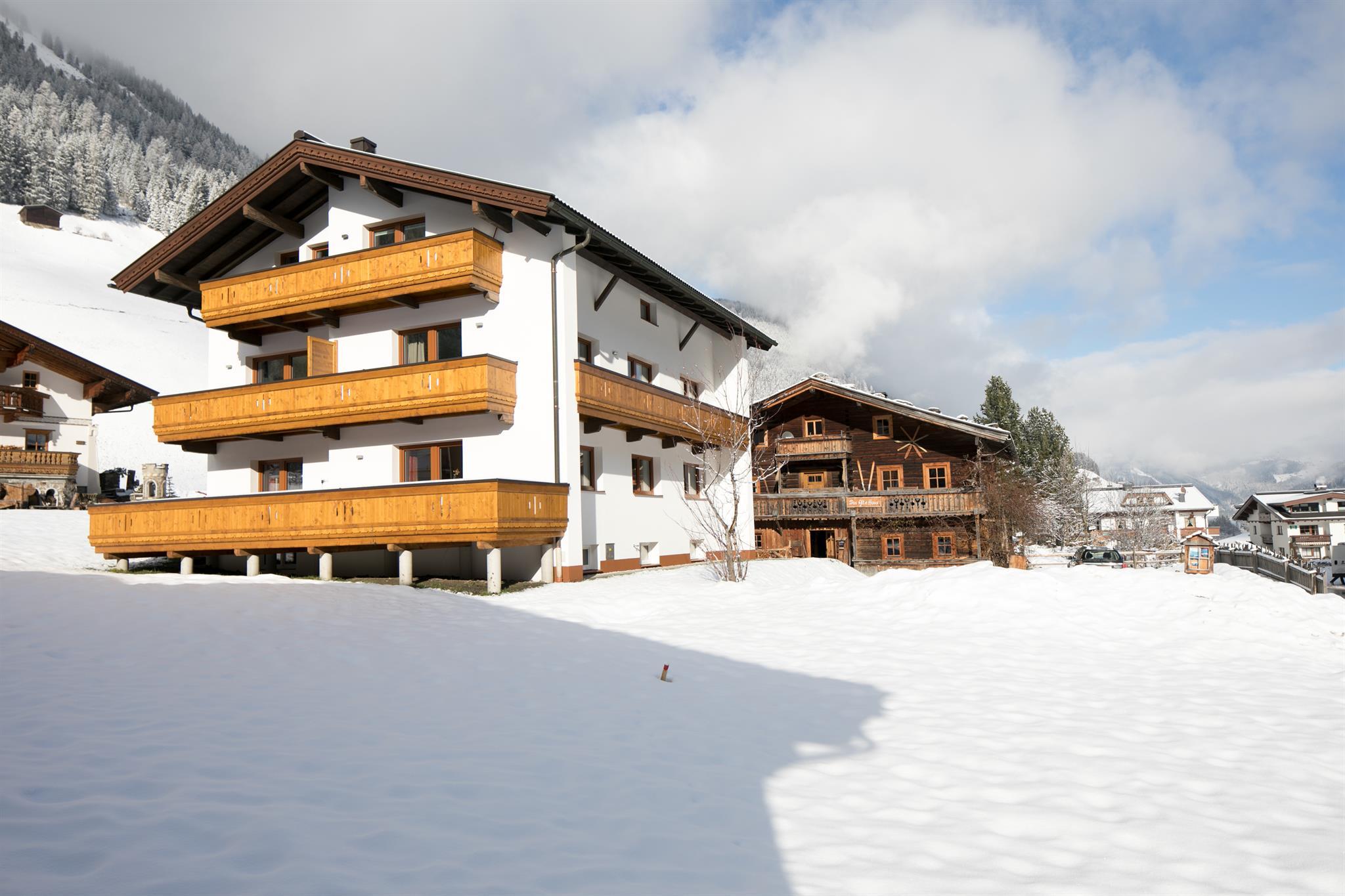 feratel-Jöchler, Apart - Apart Jöchler Hausansicht Winter 1