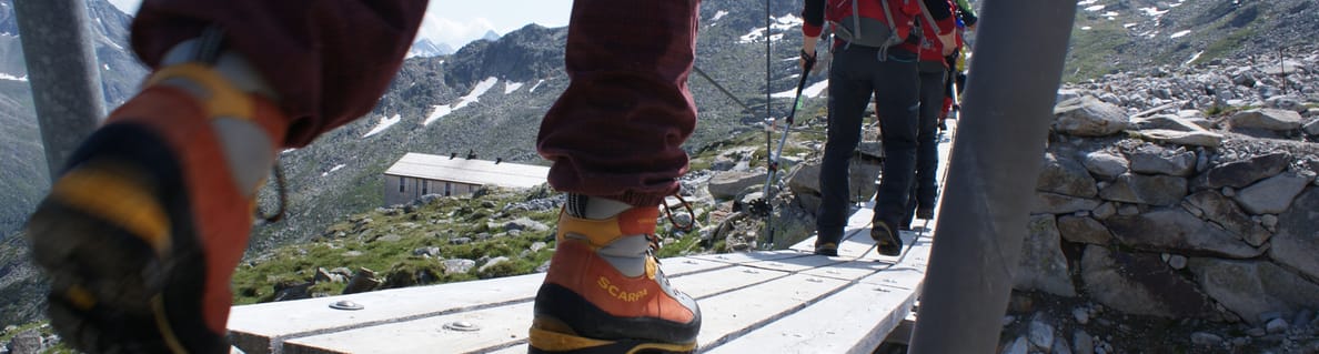 mhf-sommer-wandern-menschen-peter-habeler-wandern-foto-anne-gabl mhf-sommer-wandern-menschen-peter-habeler-wandern-foto-anne-gabl