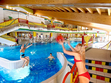 mys-Eintritt Hallenbad und Sauna im Erlebnisbad Mayrhofen-Erlebnisbad Mayrhofen Ges.m.b.H - WINTER-SCHWIMMEN-HALLENBAD-FOTO-CICERO.jpg