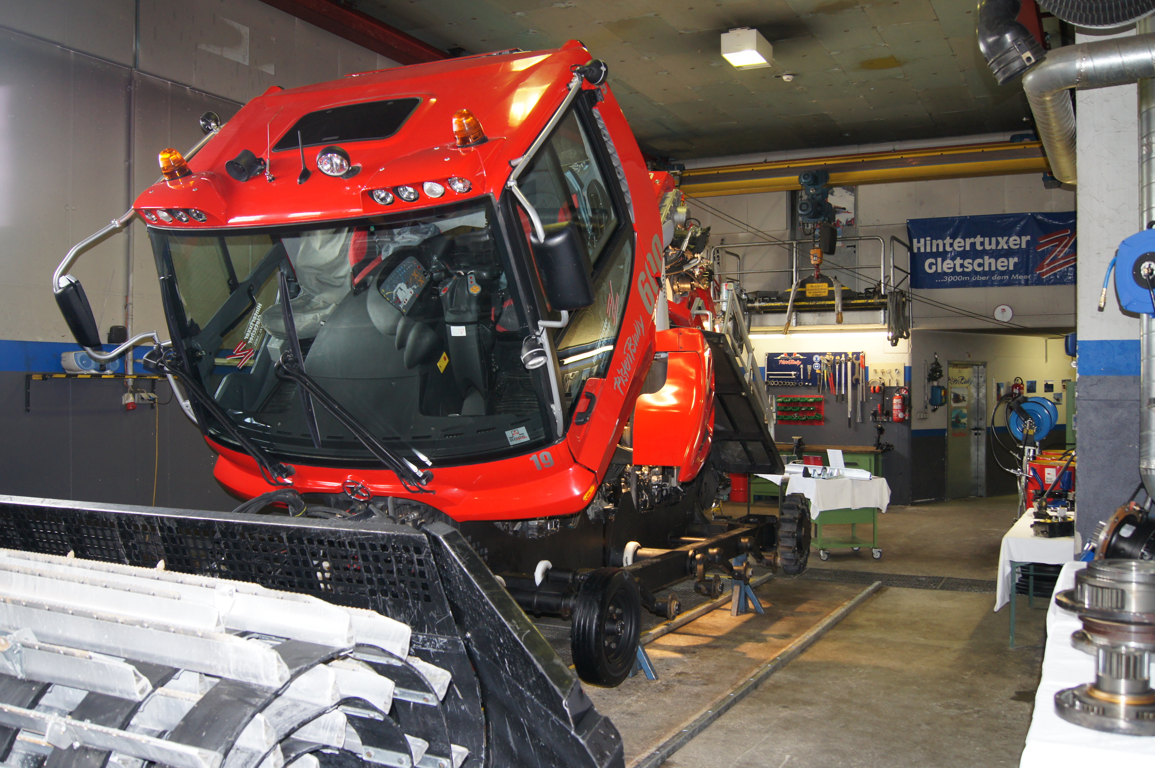 Technikführung am Hintertuxer Gletscher