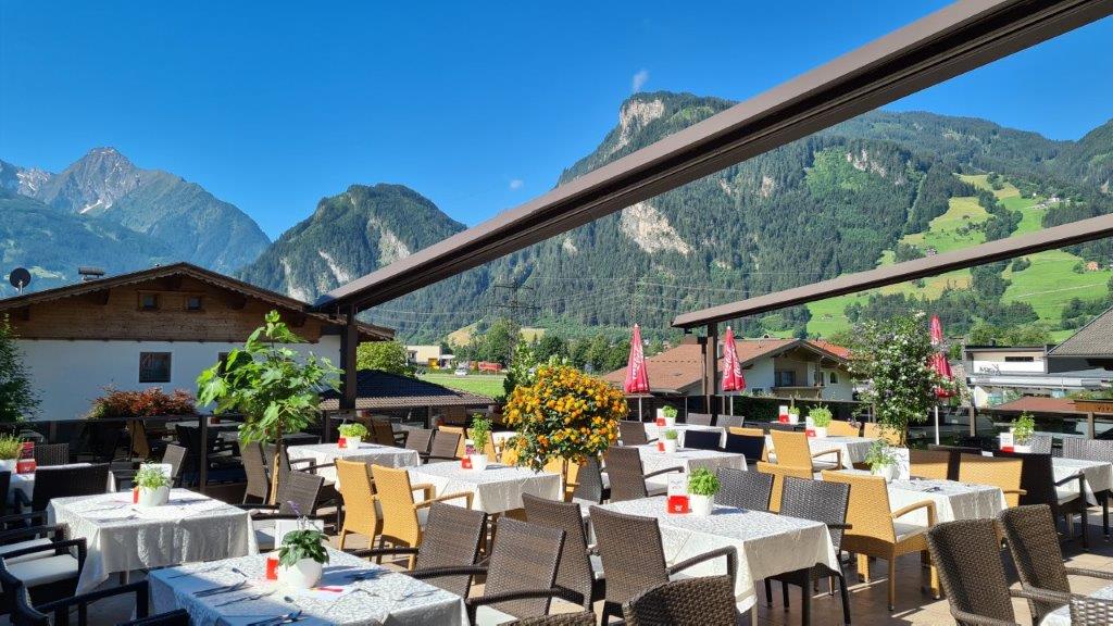 mys-Grillabend im Hotel Theresia  -Terrasse gedeckt