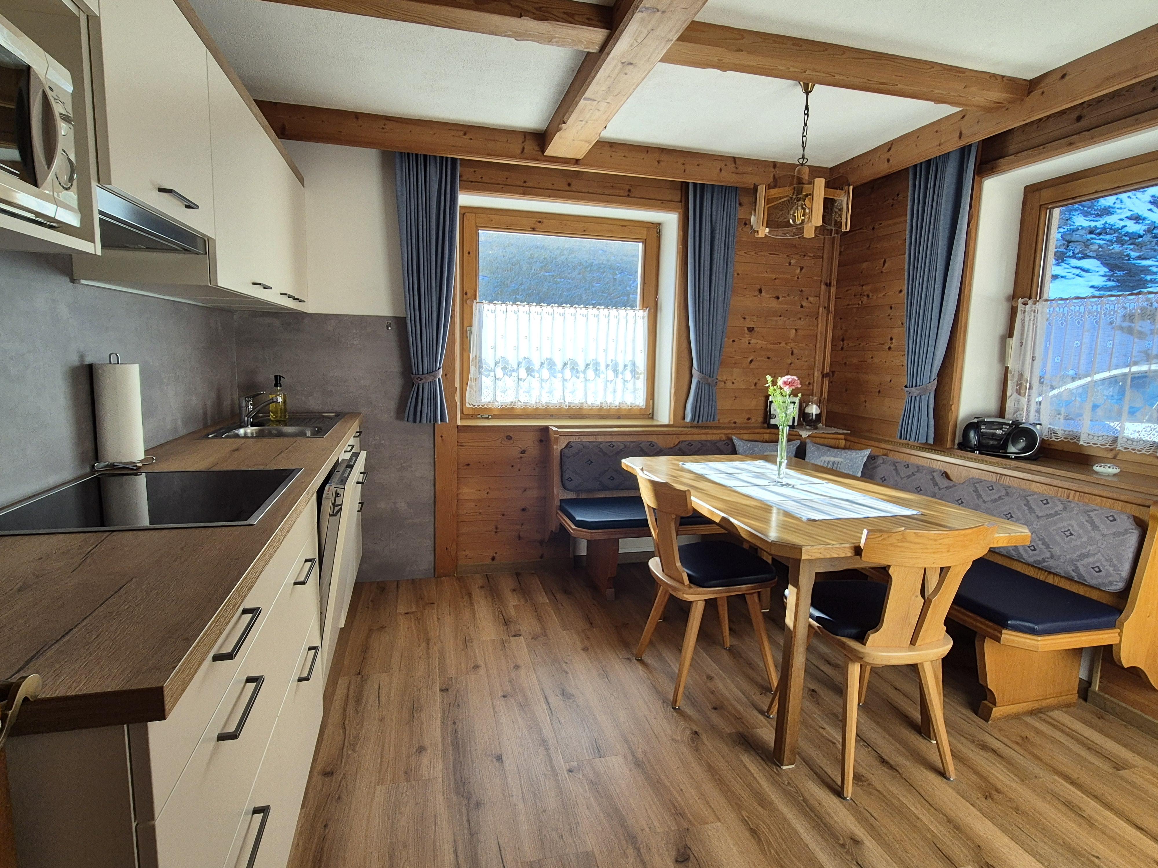 feratel-Haus Klammtal - Haus Klammtal Schwendau - Gemütliche Wohnküche