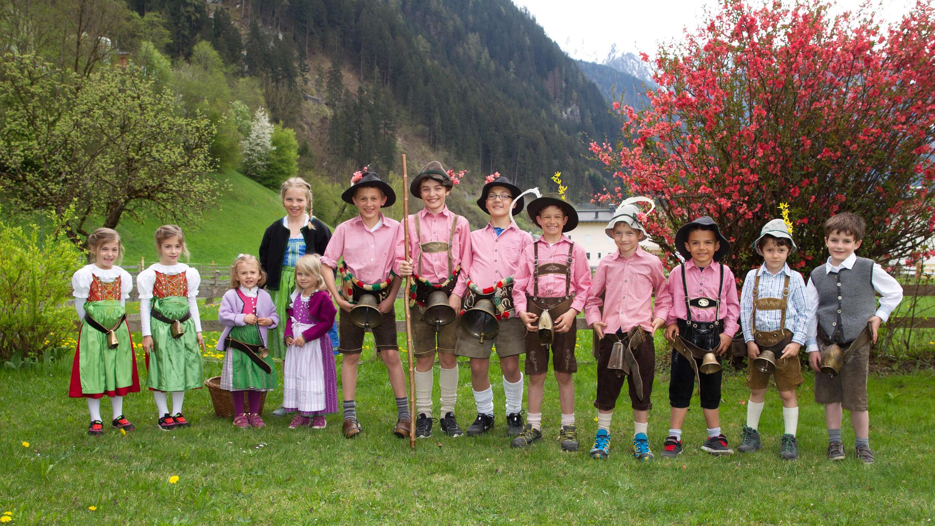 Grausausläuter in Mayrhofen-Hippach - Custom