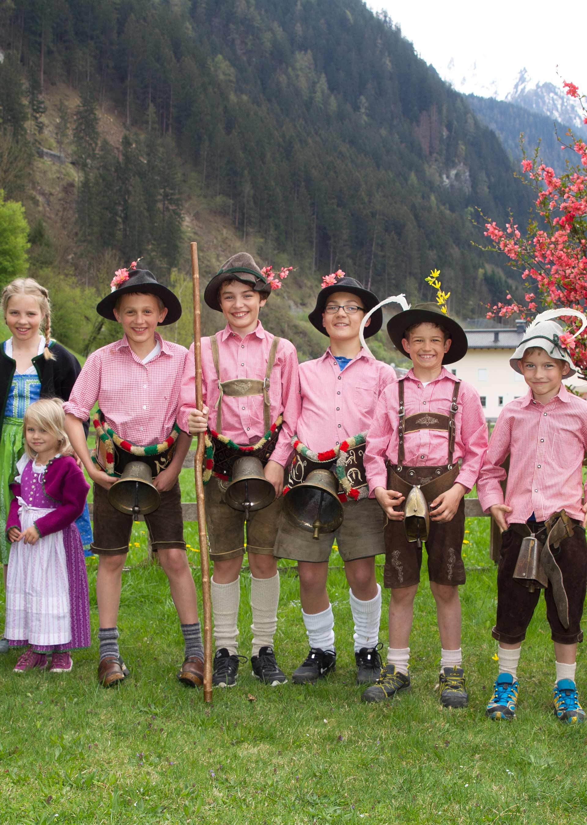 Grausausläuter in Mayrhofen-Hippach - Custom