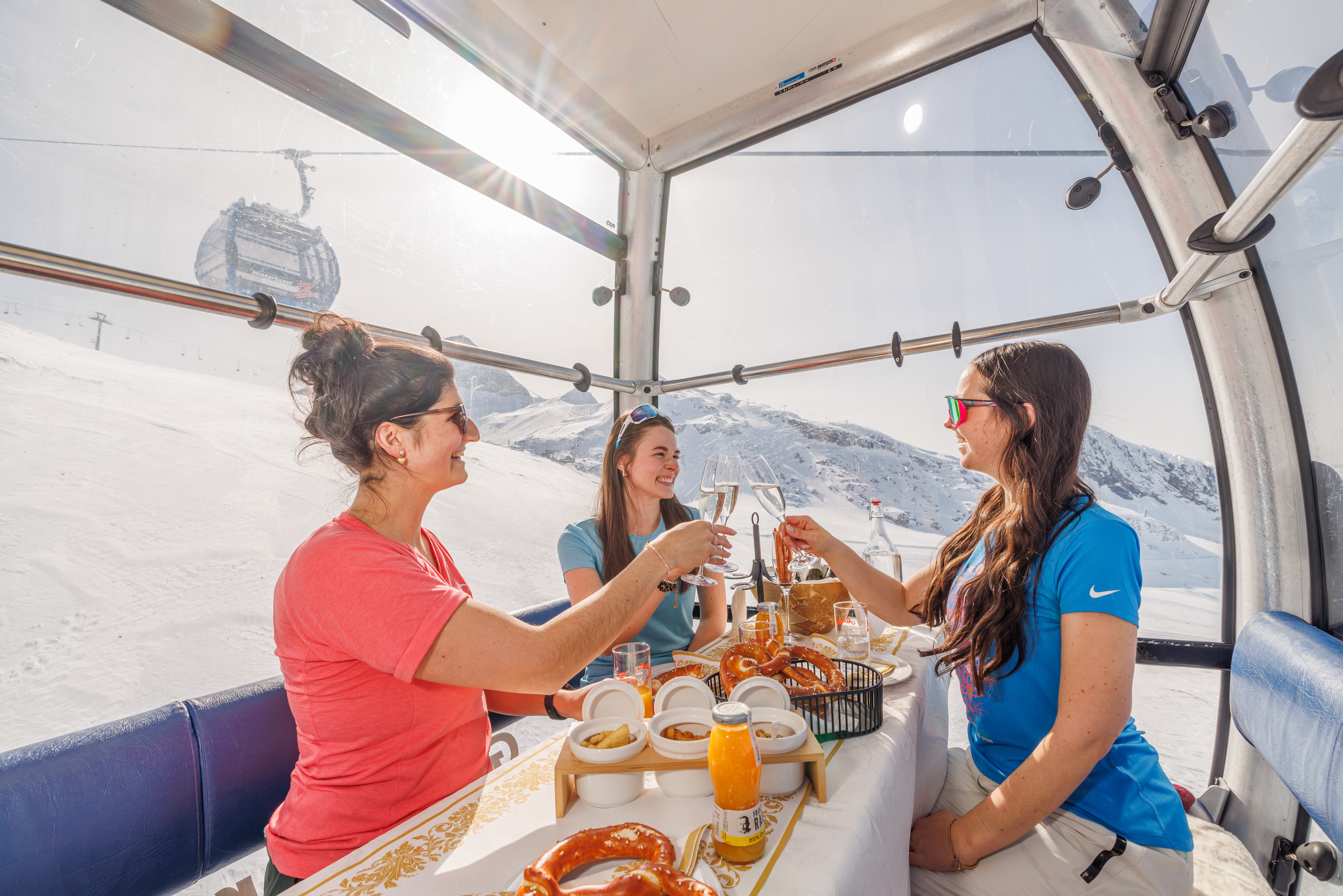 Mädlsgruppe in der Secco Gondel am Hintertuxer Gletscher