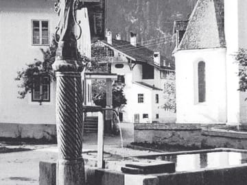 mhf-marienbrunnen1928-foto-archiv-marktgemeinde-mayrhofen.jpg ©Archiv Marktgemeinde Mayrhofen