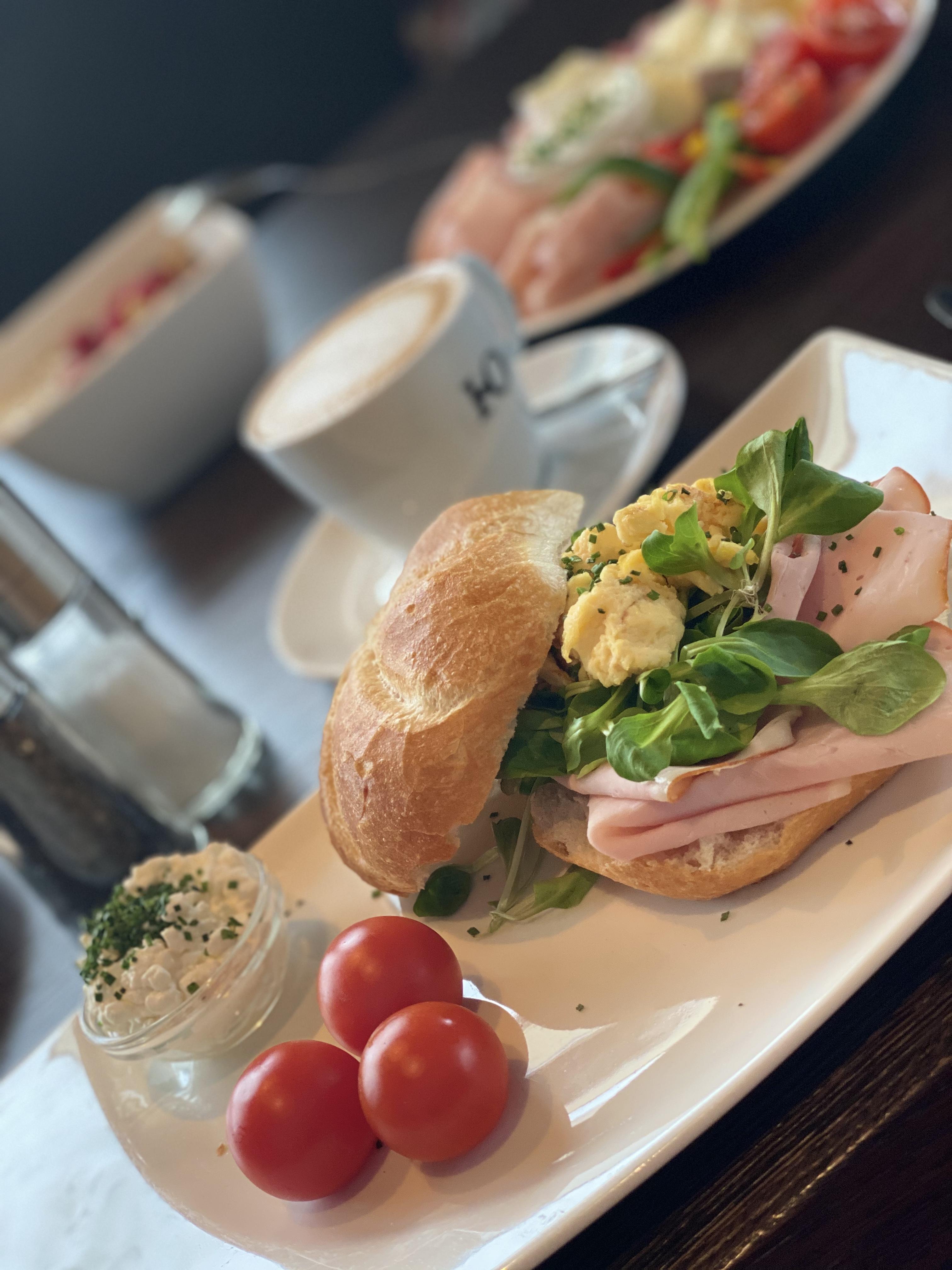 feratel-Appartments Am Bach – Appartment & Breakfast - Frühstücksbuffet Hotel Victoria