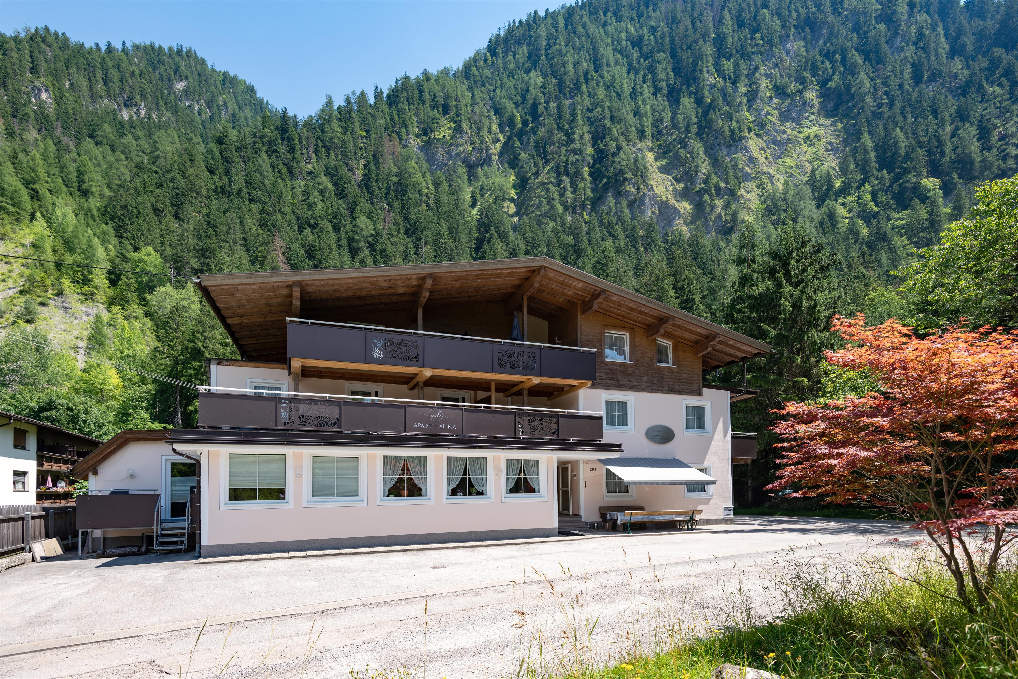 feratel-Apart Laura - Apart_Laura_Breitlahnweg_296_Mayrhofen_Haus_aussen