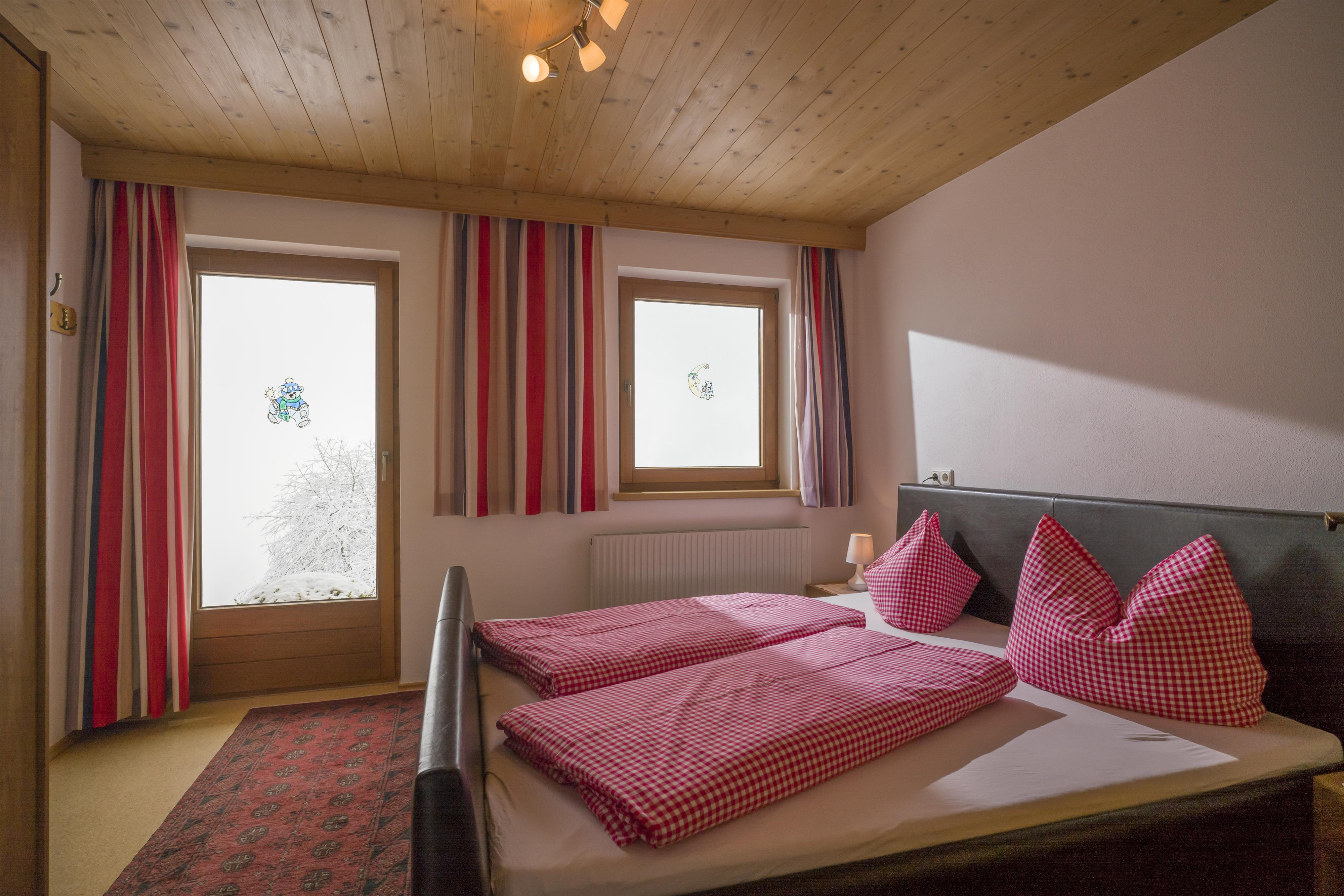 feratel-Ferienwohnung Unterperler - Unterperler_Sporer_Michael_Schwendberg_477_Schlafz