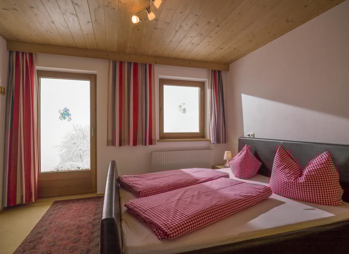 feratel-Ferienwohnung Unterperler - Unterperler_Sporer_Michael_Schwendberg_477_Schlafz