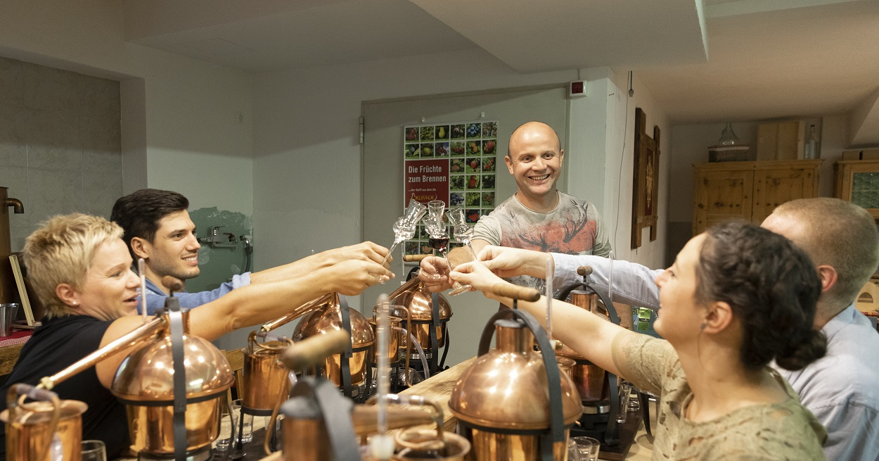 mys-Schnapsbrennerei Hof Neuhaus-Media Upload