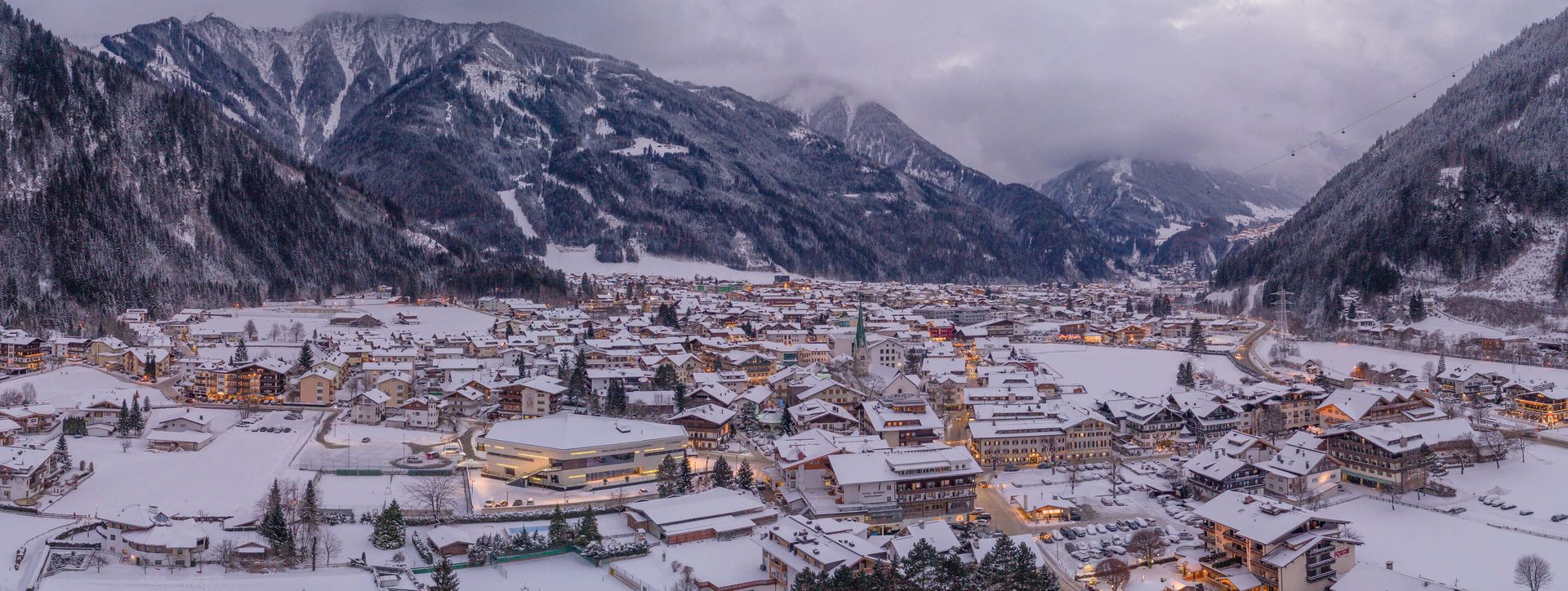 Ortsansicht von Mayrhofen im Zillertal im Winter