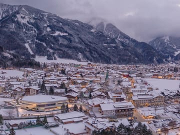 mhf-winter-panorama-mayrhofen-ortsansicht-foto-becknaphoto © Becknaphoto