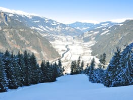 mbb-ahorn-talabfahrt-cover-header Advanced skiers and snowboarders will enjoy the challenging 5.5 km long valley run