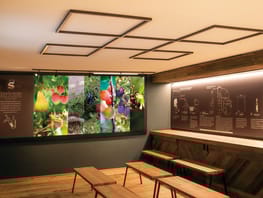 mys-Erkundungstour Schnapsverkostung Stiegenhaushof-Schaubrennerei Stiegenhaushof KG - Stiegenhauser-Schauraum.jpg Erkundungstour Schnapsverkostung Stiegenhaushof