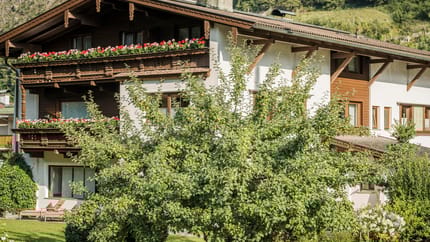 feratel-Gästehaus Hotel Garni Oblasser - Hausansicht Sommer