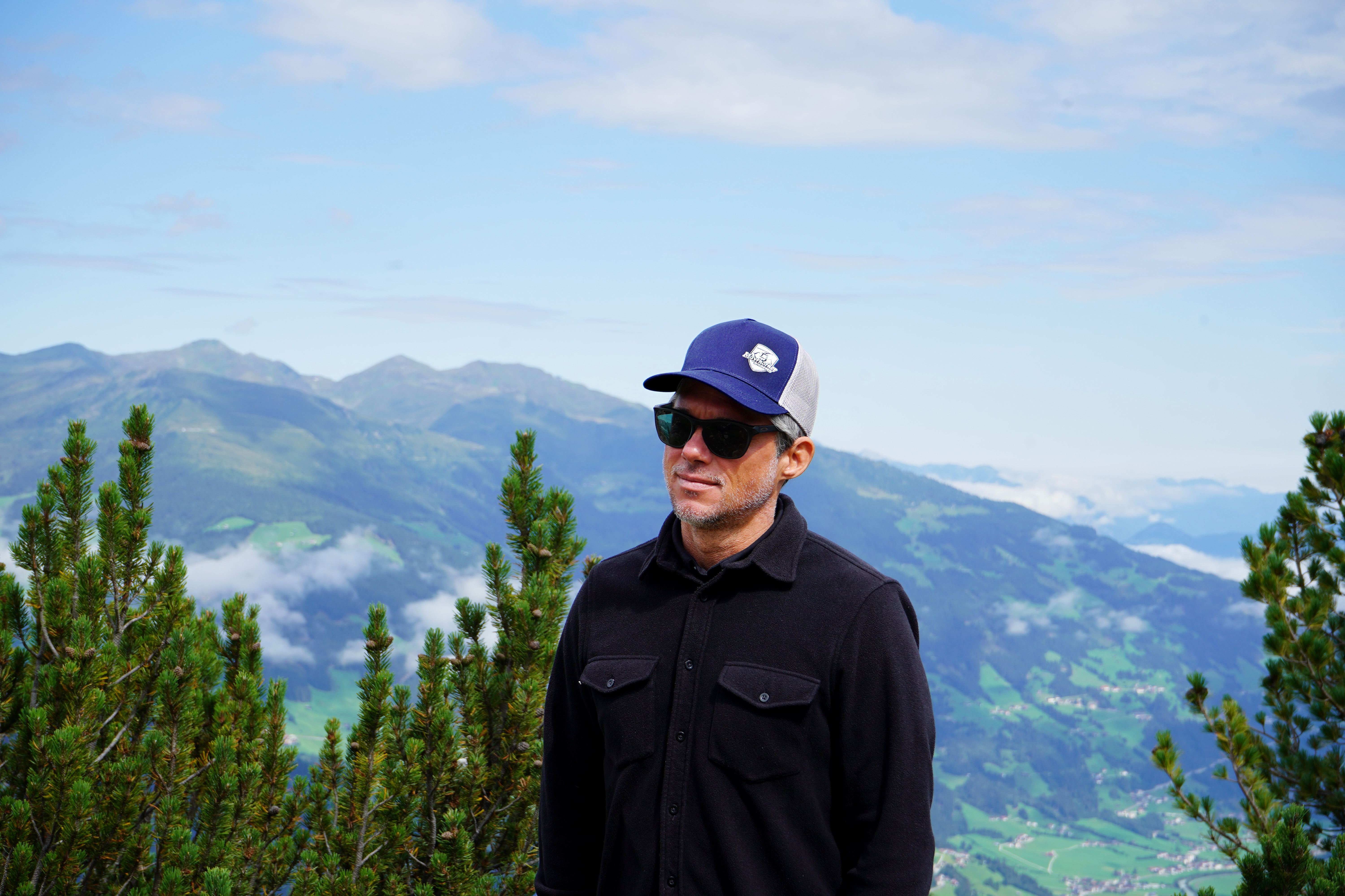 Shield cap Mayrhofner Bergbahnen 