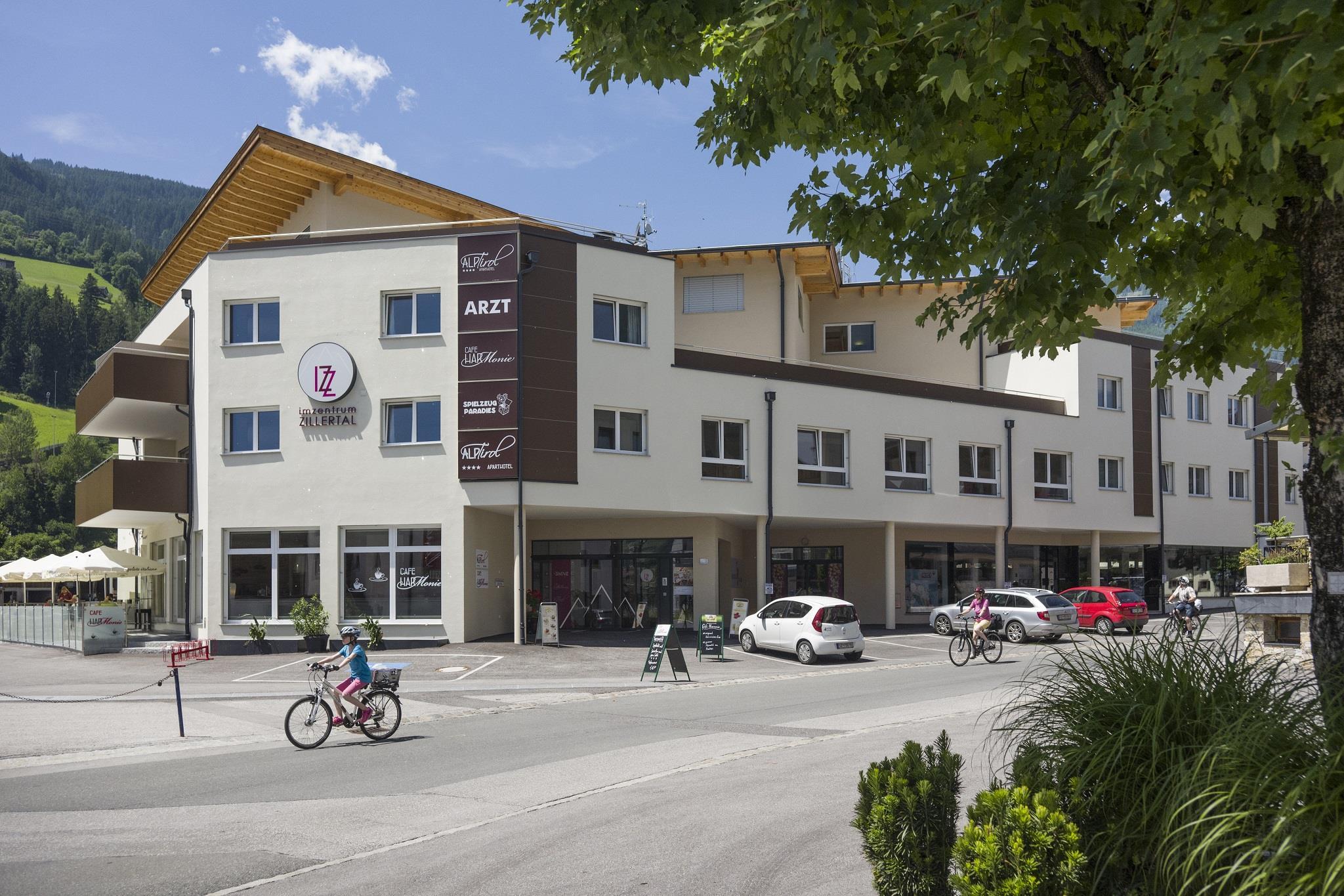 feratel-Apart AlpTirol - Alp_Tirol_Cafe_Harmonie_Haus_Sommer