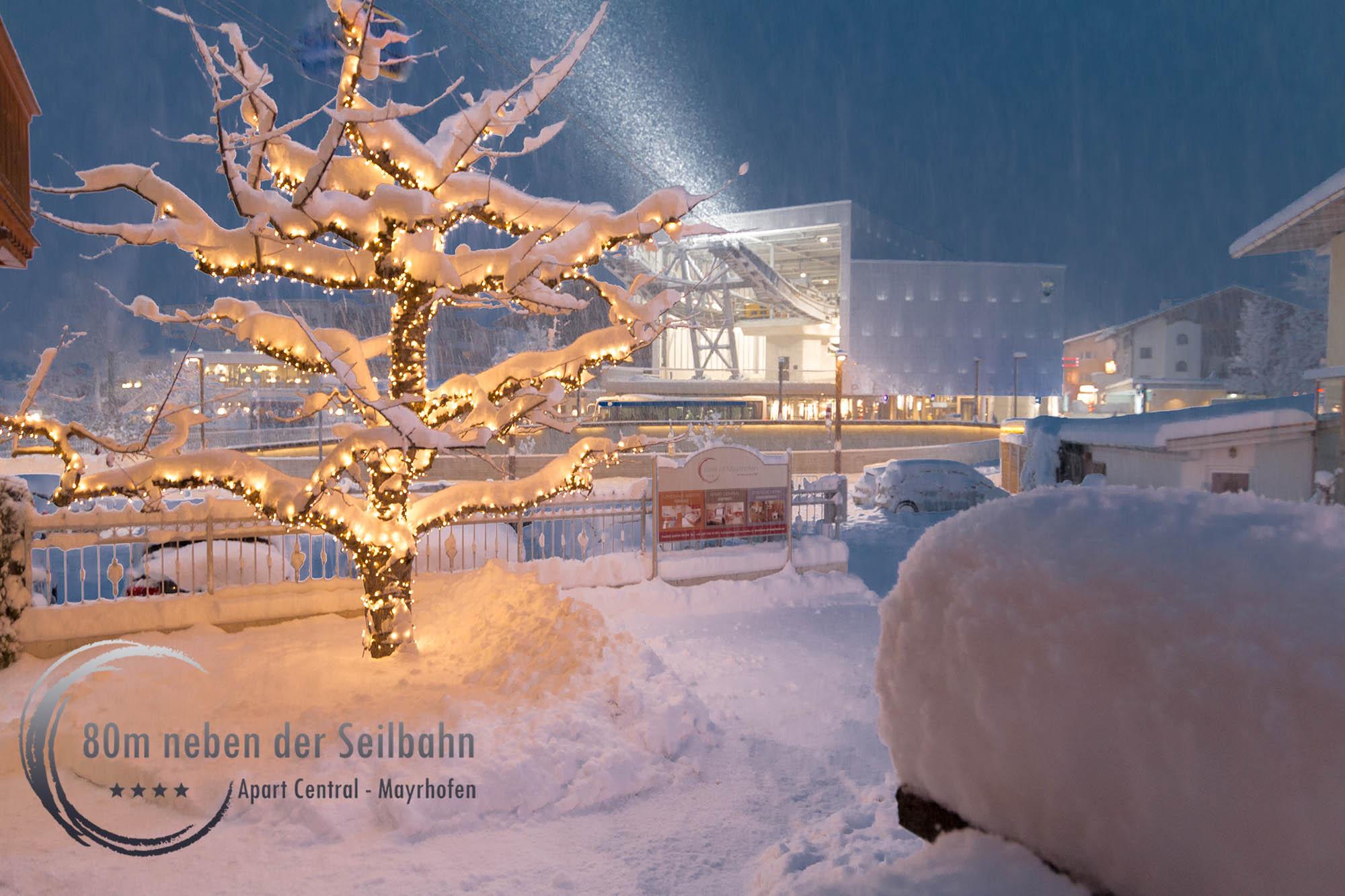 feratel-Apart Central – Premium Mountain&Garden - Baum mit Penkenbahn m Logo2000