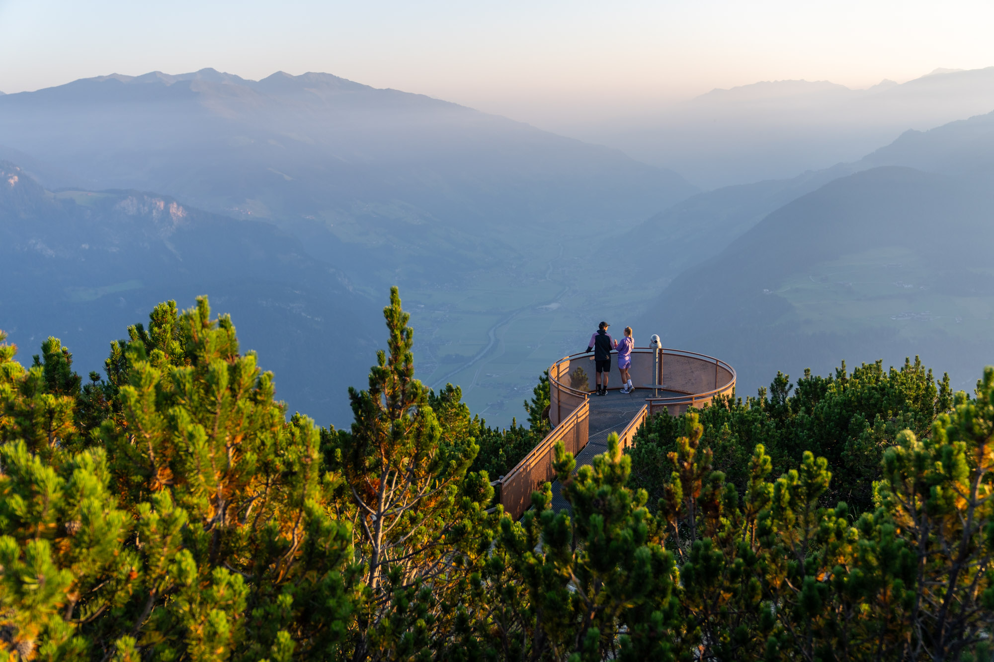 mbb_mountopolis_2025_SonnenAufgangsGondel_Ahorn (4).jpg