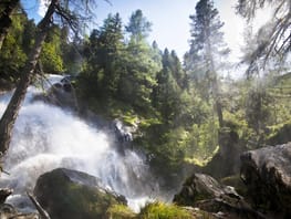 mys-Unterwegs am Wasserfallweg in Tux-Der Kessefall in Hintertux Unterwegs am Wasserfallweg in Tux