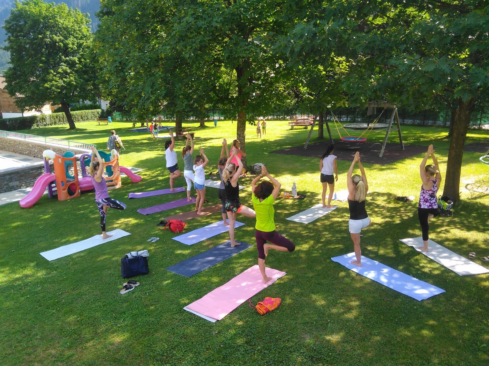 mys-Yoga im Freibad Mayrhofen-Yoga