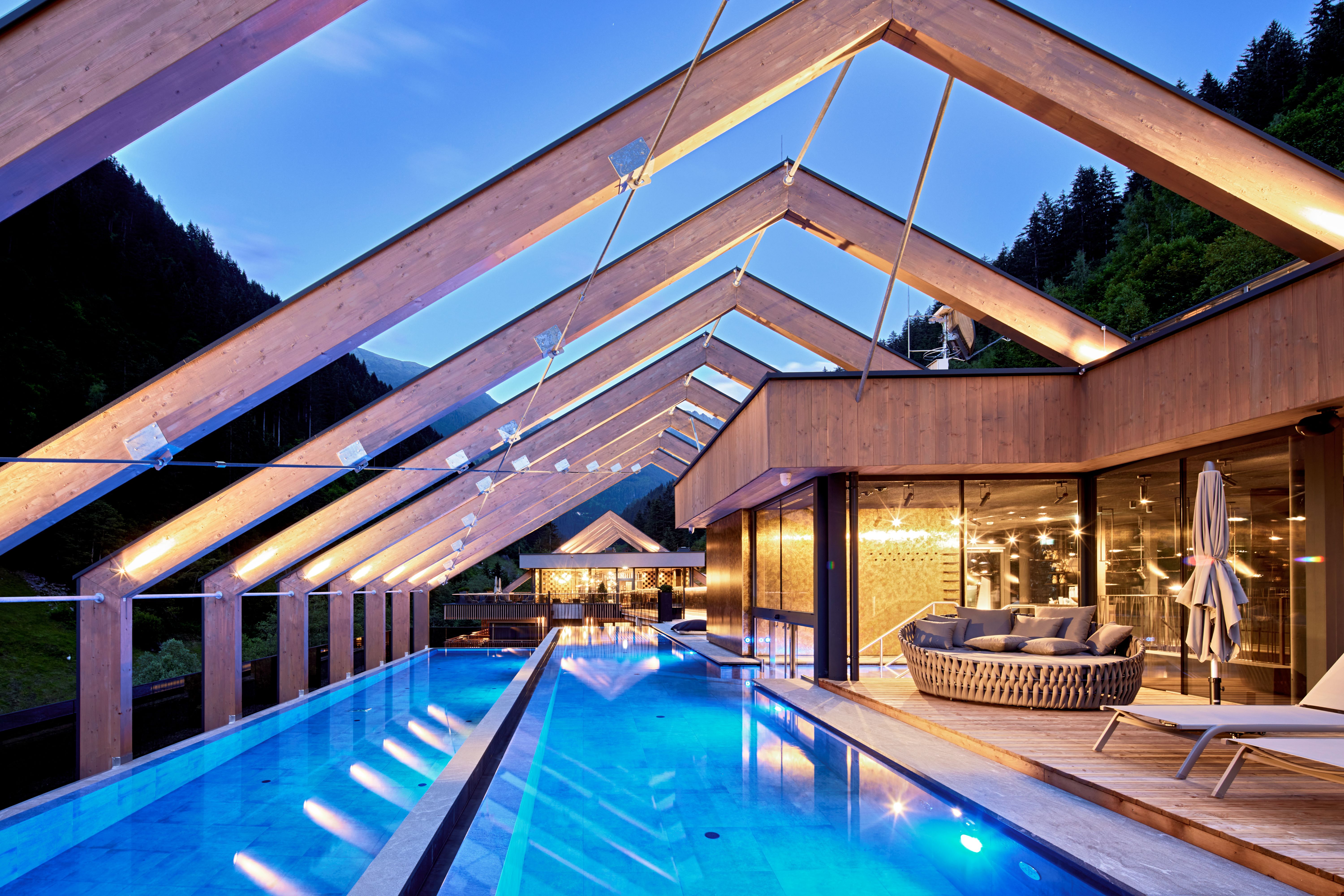 mys-ZillergrundRock Luxury Mountain Resort-Skypool