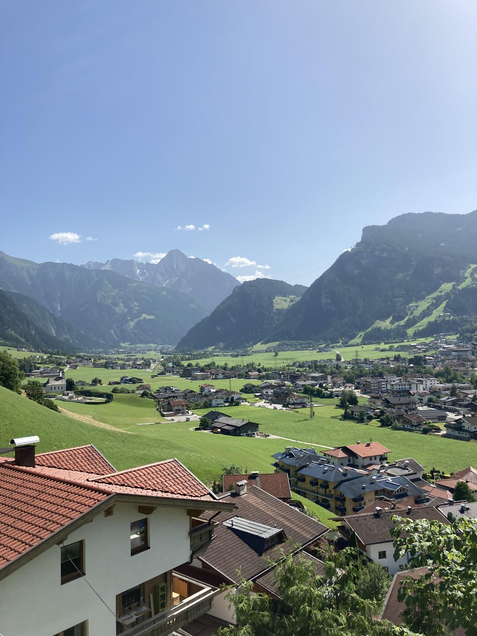 feratel-Margit Eberharter - Eberharter Margit, Zillertal, Aussicht Sommer 1