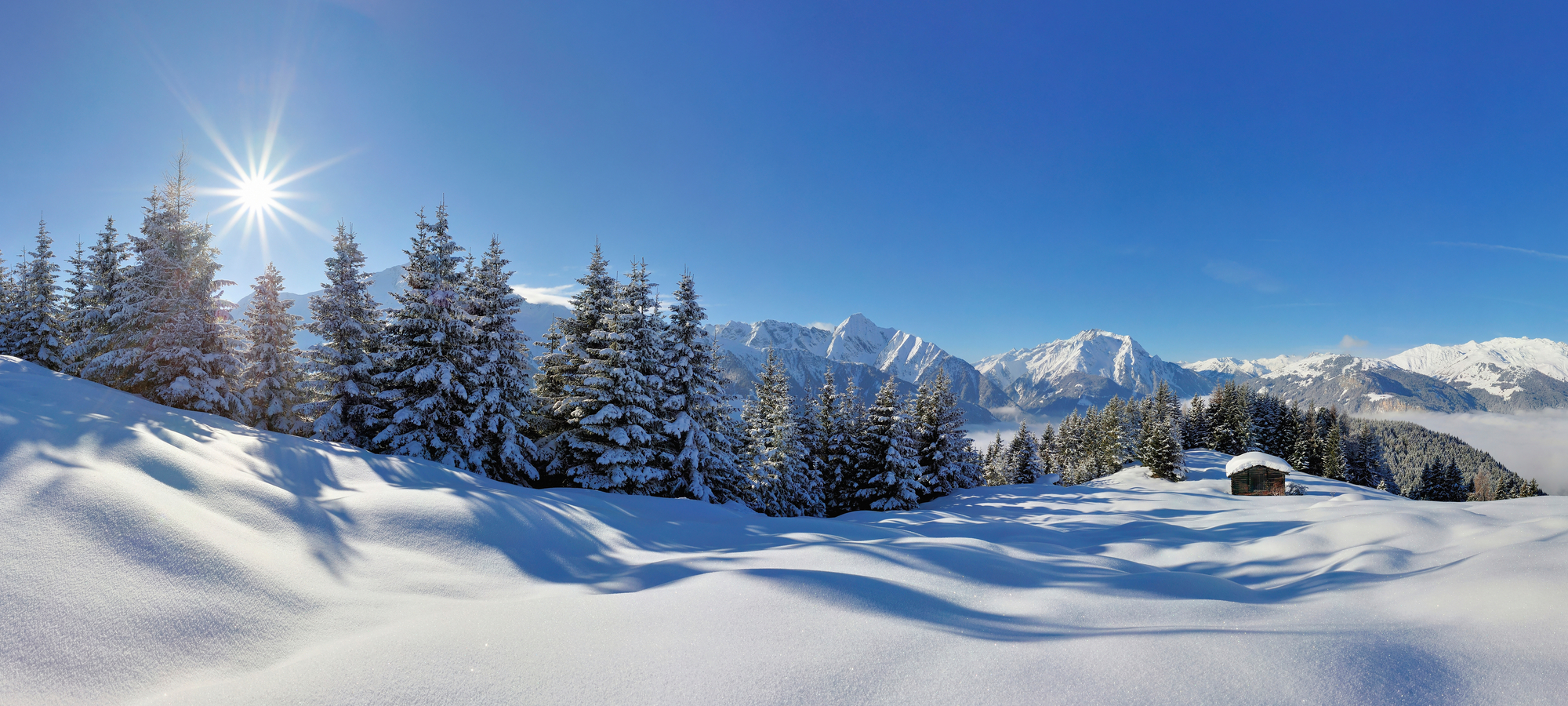 Genieße die verschneite Winterlandschaft im Zillertal