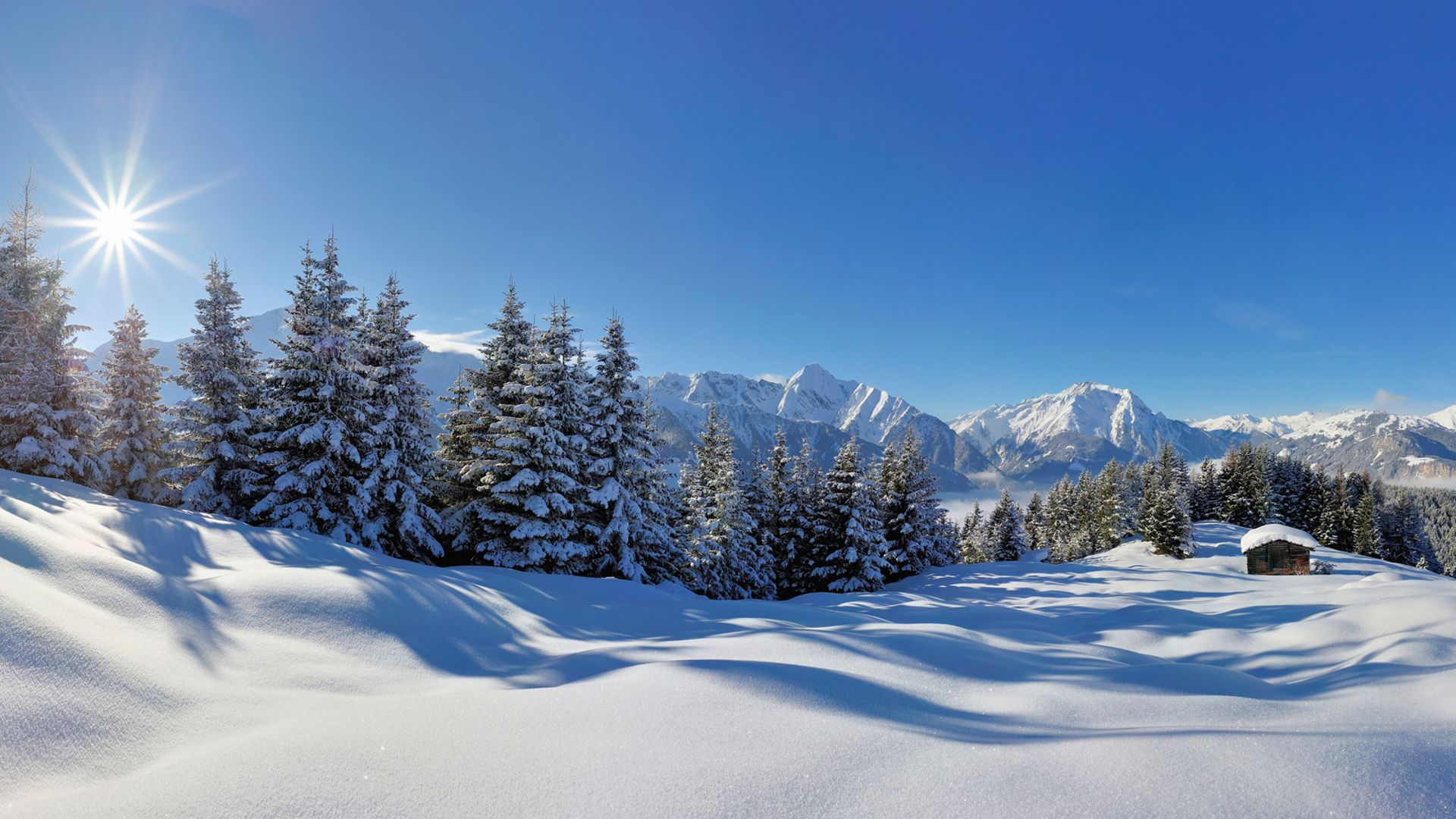 Genieße die verschneite Winterlandschaft im Zillertal