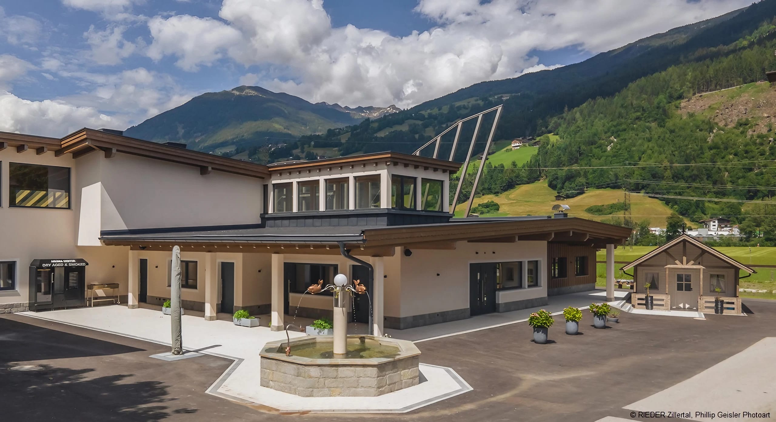 Fischzucht Moser Hauptgebäude in Aschau im Zillertal