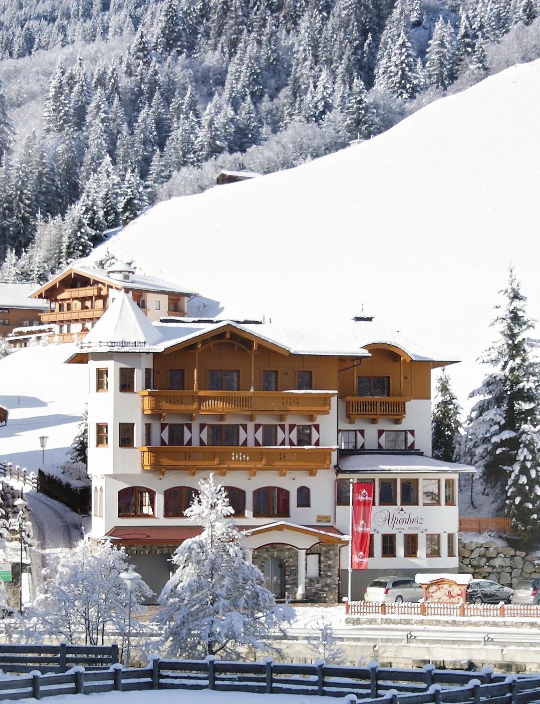 feratel-Alpenherz Hotel - Aussenansicht Winter