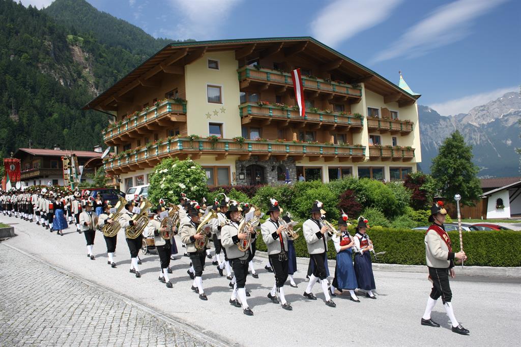 feratel-Hotel Gasthof Jäger - Hotel Gasthof Jäger Schlitters - Haus Sommer