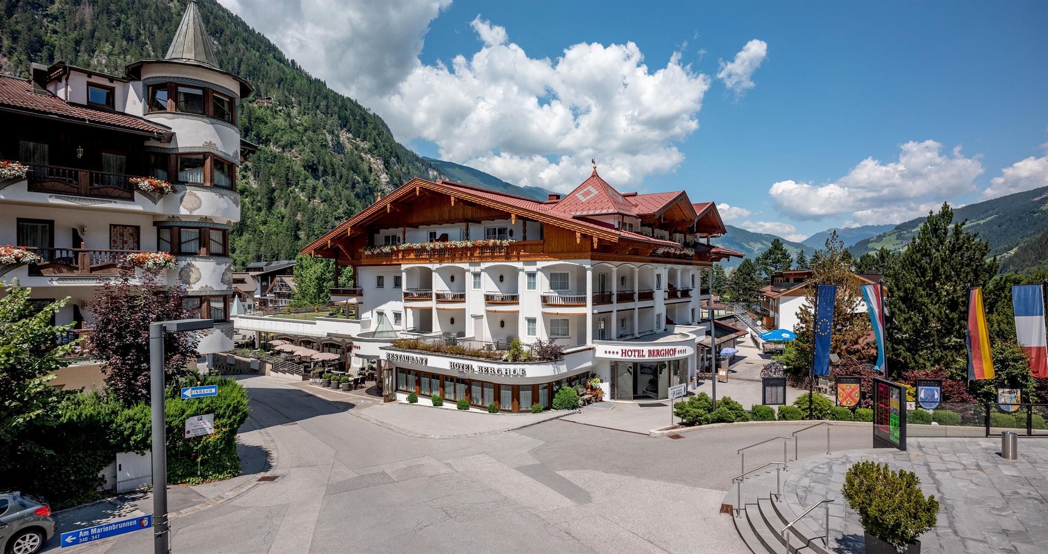 feratel-Hotel Berghof - Außenansicht Sommer 2019