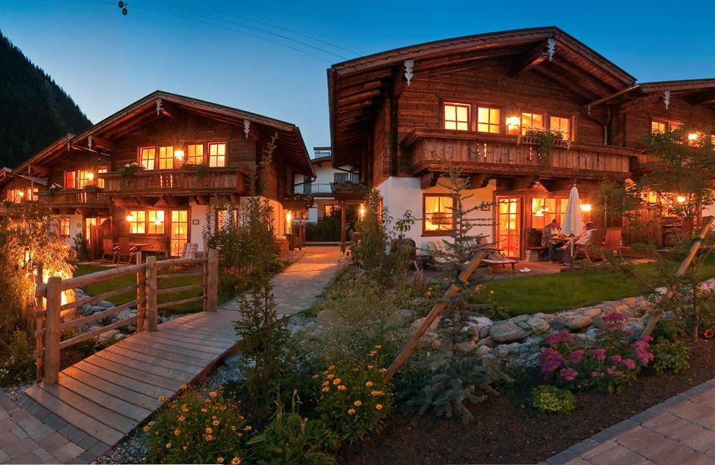 feratel-BRUGGER | ChaletDorf - Brugger Dörfl Mayrhofen - Sommerfoto