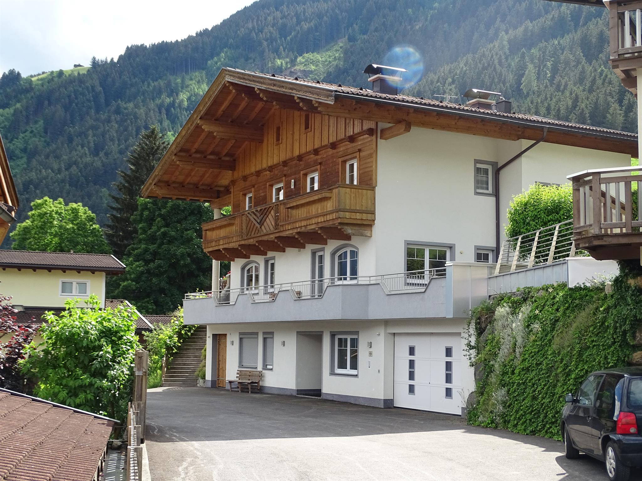 feratel-Alpenjuwel - Appartementhaus Alpenjuwel im Sommer