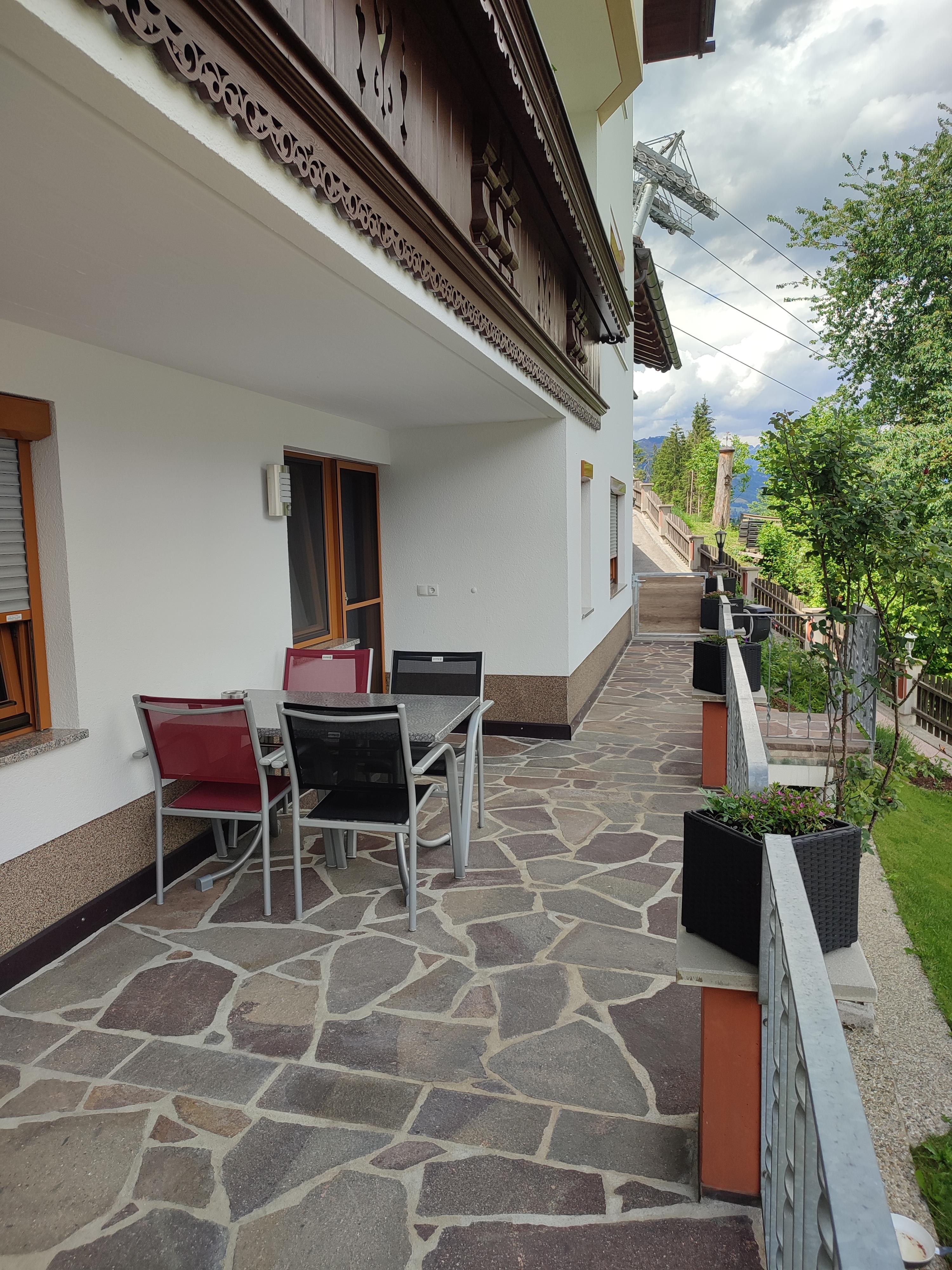 feratel-Lindenblick - Terrasse abgeschlossen