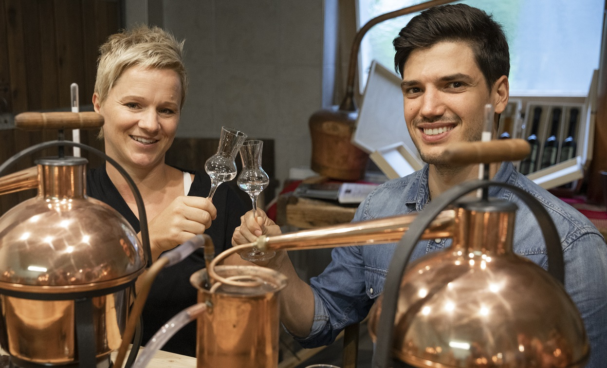 mys-Schnapsbrennerei Hof Neuhaus - Fam.  Wechselberger -Media Upload