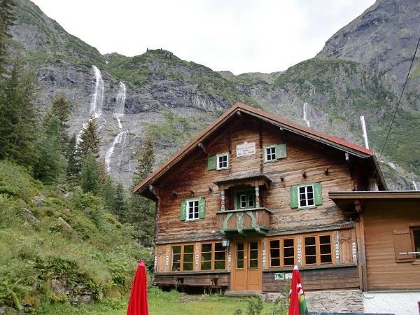 mys-Silent summit yoga relaxation with Belinda Marksteiner at the Grawandhütte-Media Upload