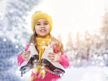mhf-abseits-der-piste-maedchen-eislaufen-shutterstock ©Shutterstock