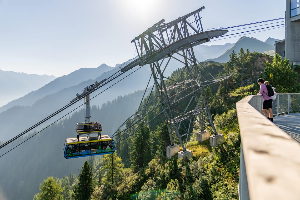 mbb_mountopolis_2025_AhornBahn_mit_SkyRide_bei_GreifenBrücke-min.jpg